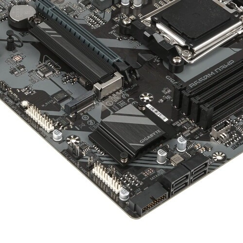 Материнская плата Gigabyte B650M D3HP документация, задняя планка, кабель SATA