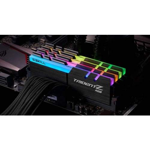 Оперативная память 32 Gb 3600 MHz G.Skill TRIDENT Z RGB (F4-3600C18D-32GTZR)