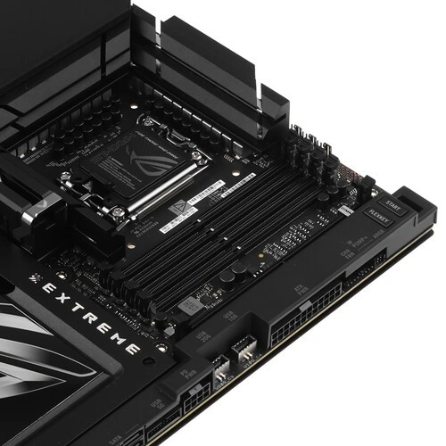 Материнская плата ASUS ROG MAXIMUS Z890 EXTREME (90MB1IA0-M0EAY0) 2 x кабель SATA, 2 x разветвитель ARGB, 2 x разветвитель для вентиляторов, Q-коннектор, антенна WiFi, держатель для вентилятора зоны ОЗУ, документация, комплект наклеек, крепеж для разъема 